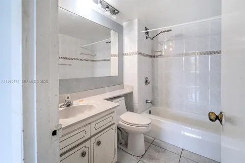 $365,000 | 6450 Collins Avenue, Unit 202, Miami Beach, FL 33141