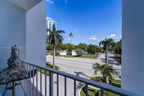 $365,000 | 6450 Collins Avenue, Unit 202, Miami Beach, FL 33141