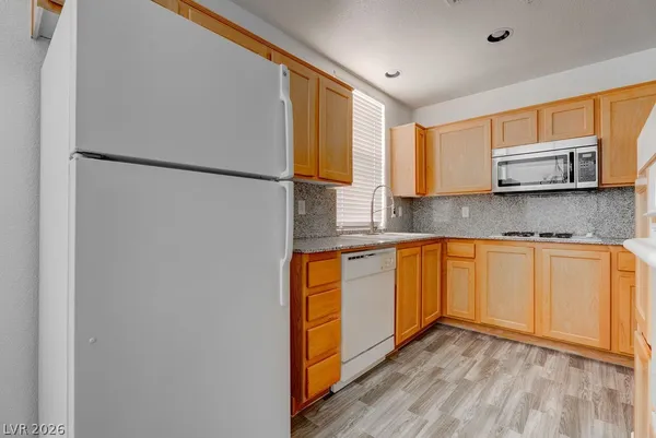 $1,525 | 59 East Agate Avenue, Unit 403, Las Vegas, NV 89123