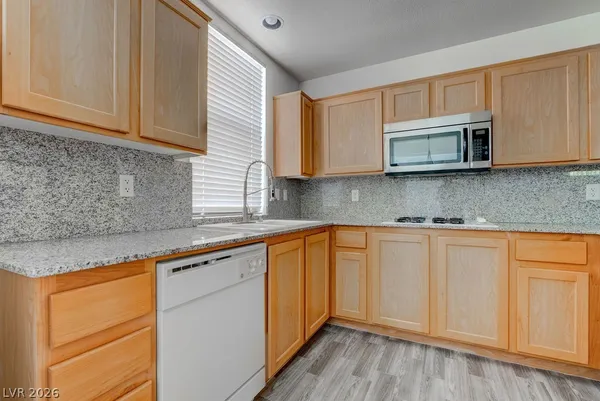 $1,525 | 59 East Agate Avenue, Unit 403, Las Vegas, NV 89123
