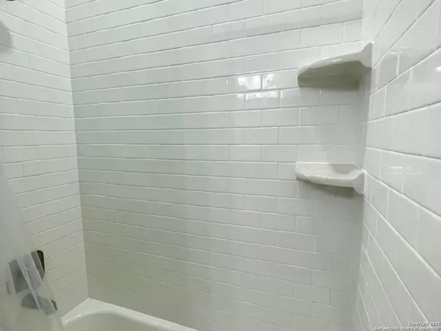 $449,900 | 97 Berwick Road, Victoria, TX 77904