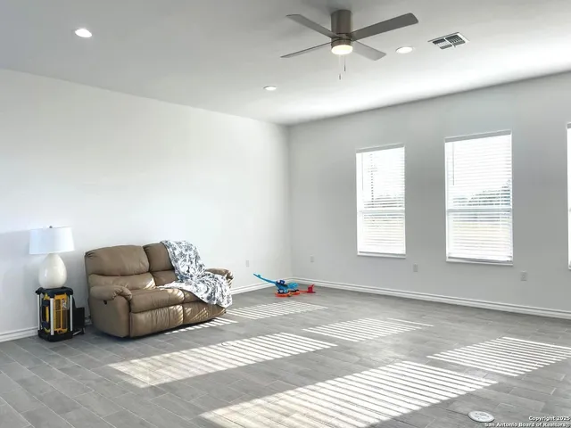 $449,900 | 97 Berwick Road, Victoria, TX 77904