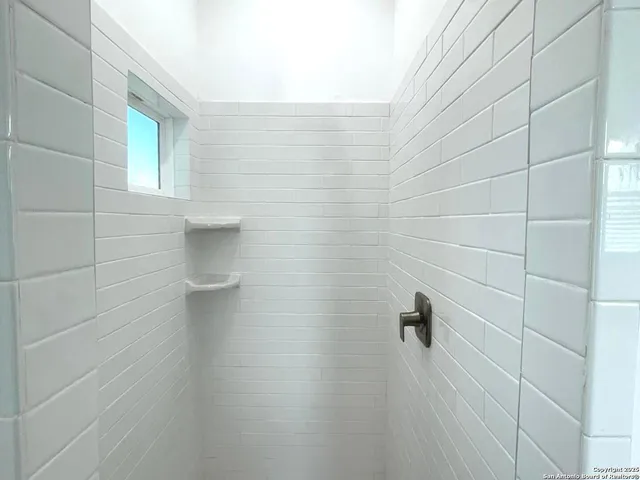 $449,900 | 97 Berwick Road, Victoria, TX 77904