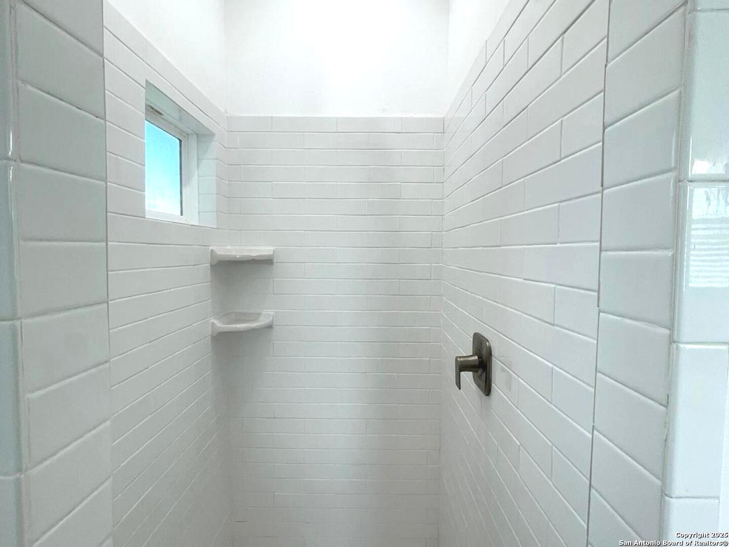 97 Berwick Road Victoria, TX 77904 - Photo 30 of 35 a close up of a shower