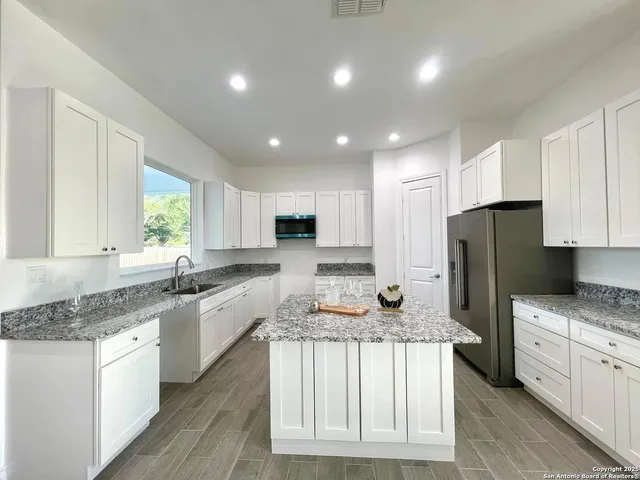 $449,900 | 97 Berwick Road, Victoria, TX 77904