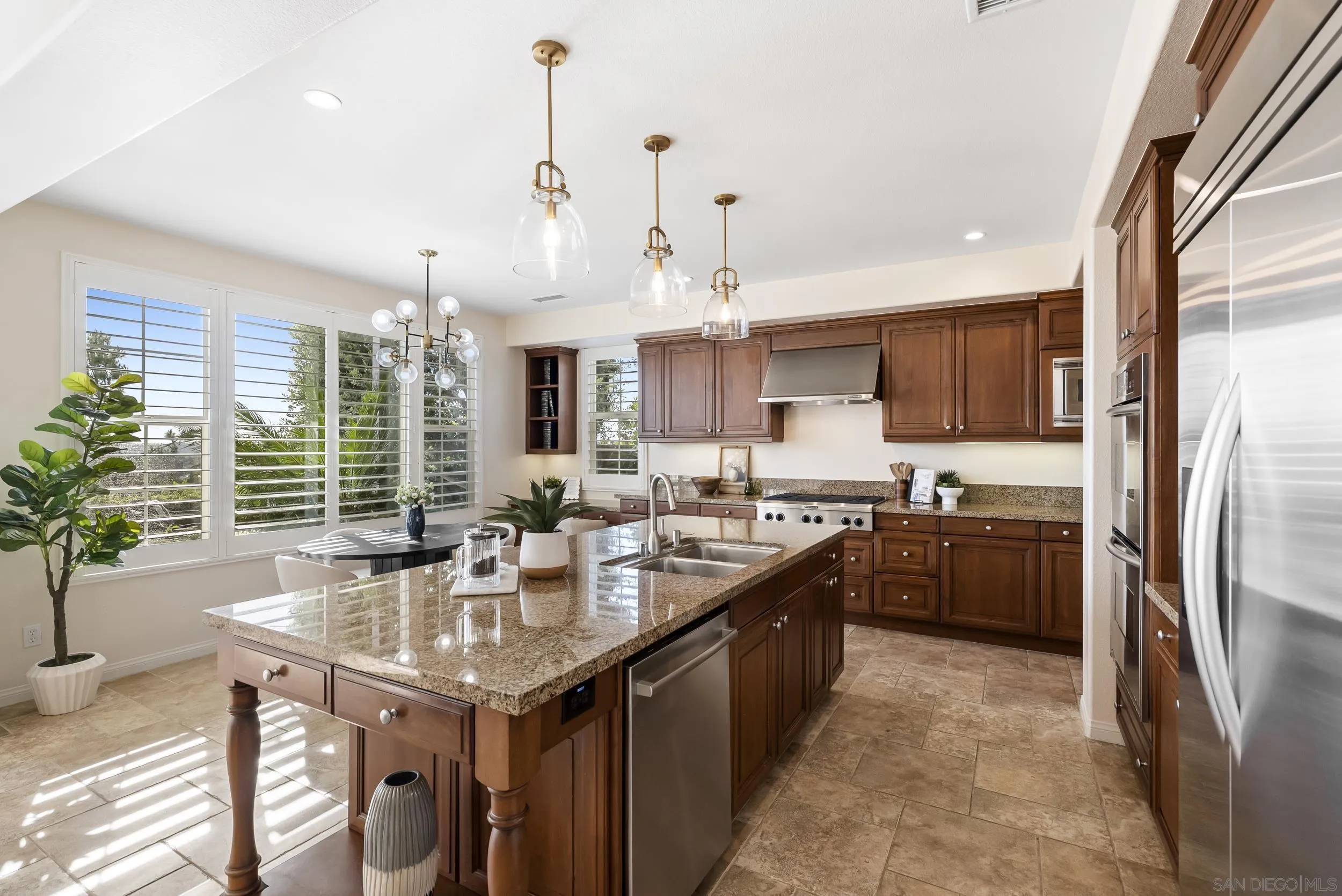 7663 Circulo Sequoia Carlsbad, CA 92009 - Photo 10 of 34