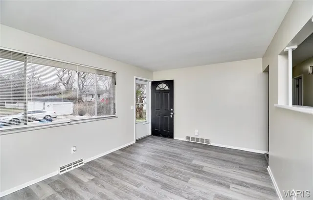 $1,200 | 11711 Bridgevale Avenue, St. Louis, MO 63138
