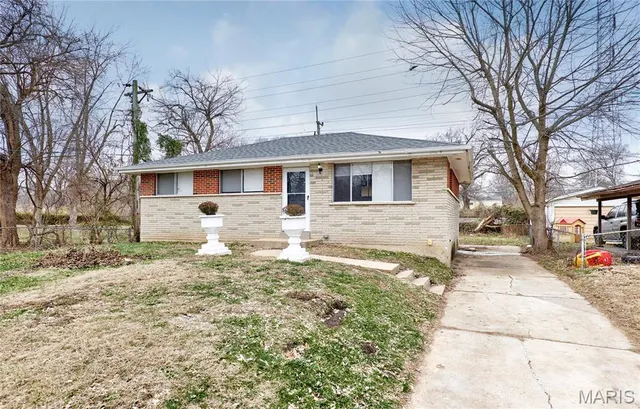 $1,200 | 11711 Bridgevale Avenue, St. Louis, MO 63138