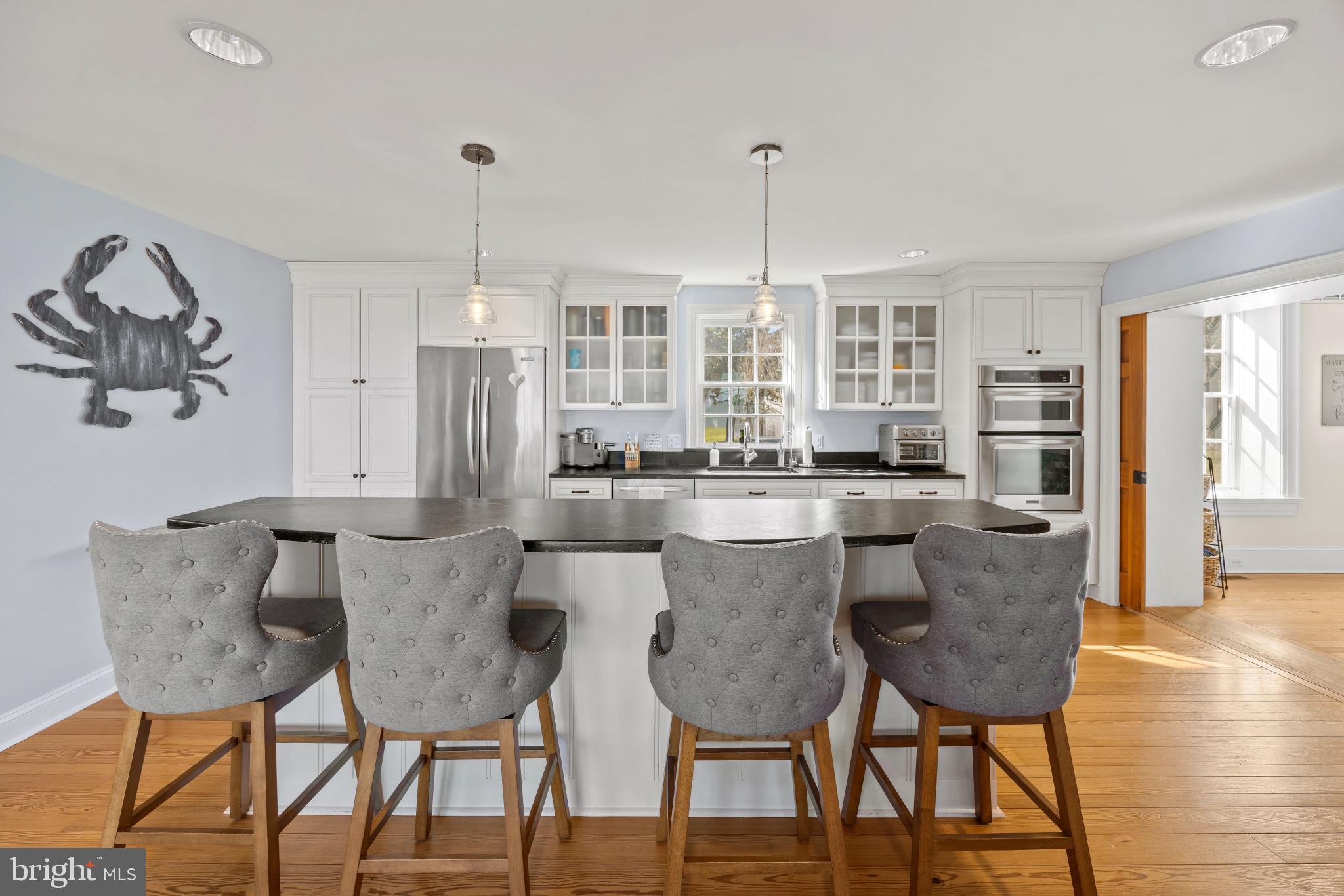 122 Queen Anne Road Stevensville, MD 21666 - Photo 8 of 39 Expansive island for gathering