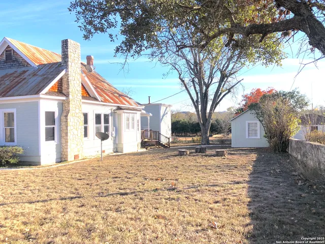 $2,200 | 119 Idlewilde Boulevard, Comfort, TX 78013