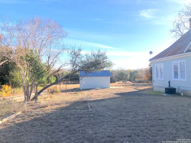 $2,200 | 119 Idlewilde Boulevard, Comfort, TX 78013