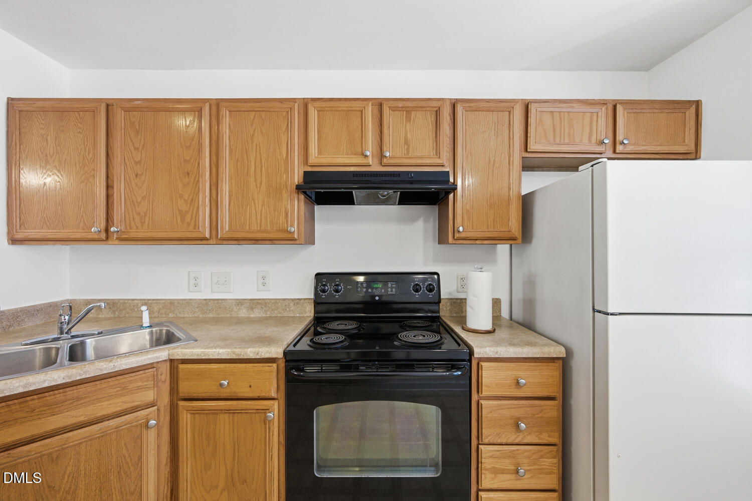 7719 Averette Field Drive Raleigh, NC 27616 - Photo 4 of 22 Kitchen