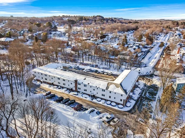 $2,500 | 6 Venice Street, Unit B3, Danvers, MA 01923