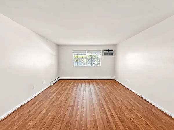 $2,500 | 6 Venice Street, Unit B3, Danvers, MA 01923