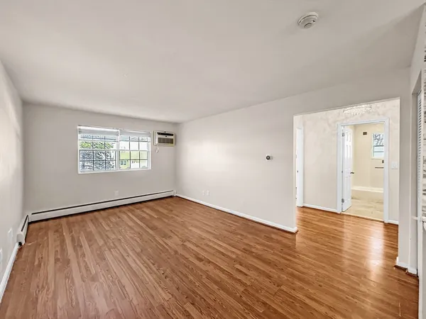 $2,500 | 6 Venice Street, Unit B3, Danvers, MA 01923