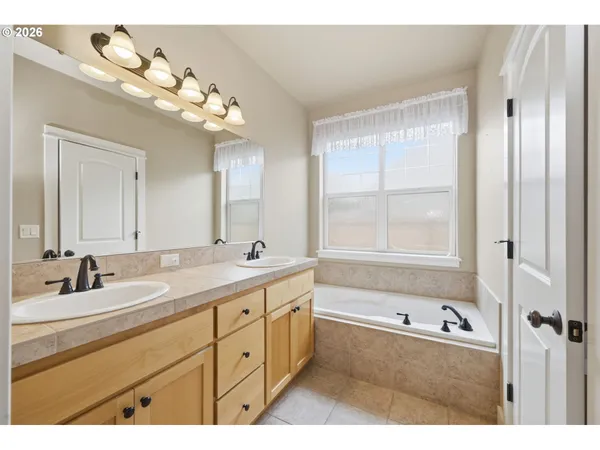 $595,000 | 1264 South 41st Place, Springfield, OR 97478