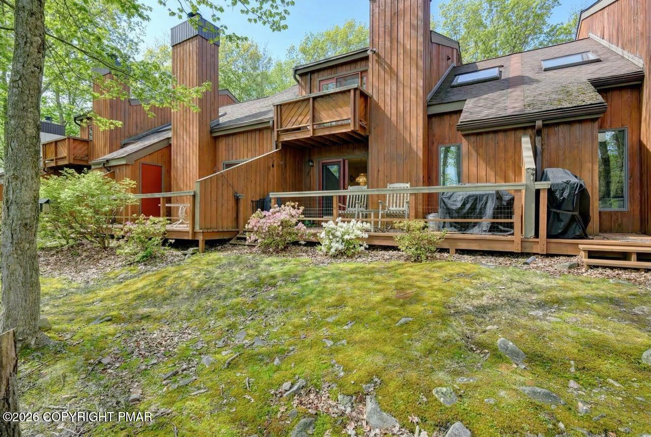 81 Ruffed Grouse Court Lake Harmony, PA 18624 - Photo 6 of 45 Back View