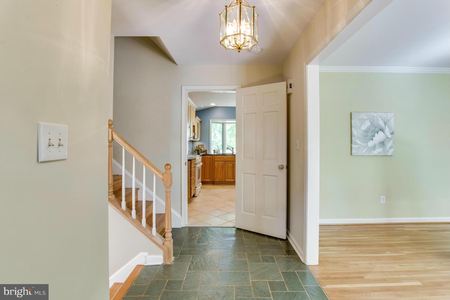 15900 White Rock Road Gaithersburg, MD 20878 - Photo 2 of 30 Foyer
