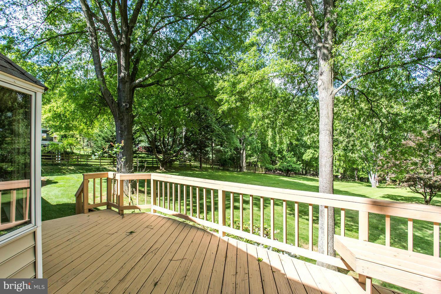 15900 White Rock Road Gaithersburg, MD 20878 - Photo 14 of 30 Rear Deck