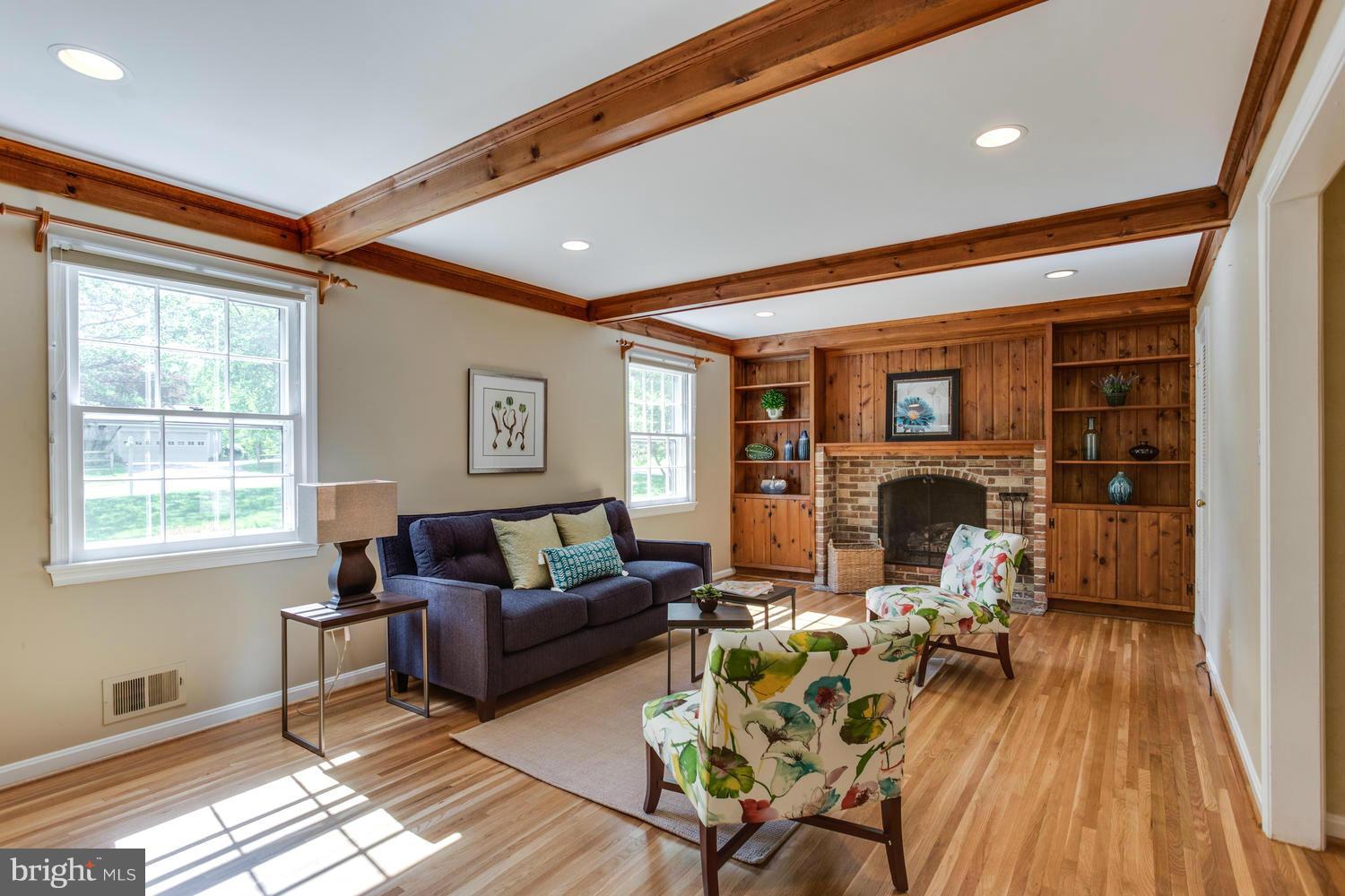 15900 White Rock Road Gaithersburg, MD 20878 - Photo 15 of 30 Family Room