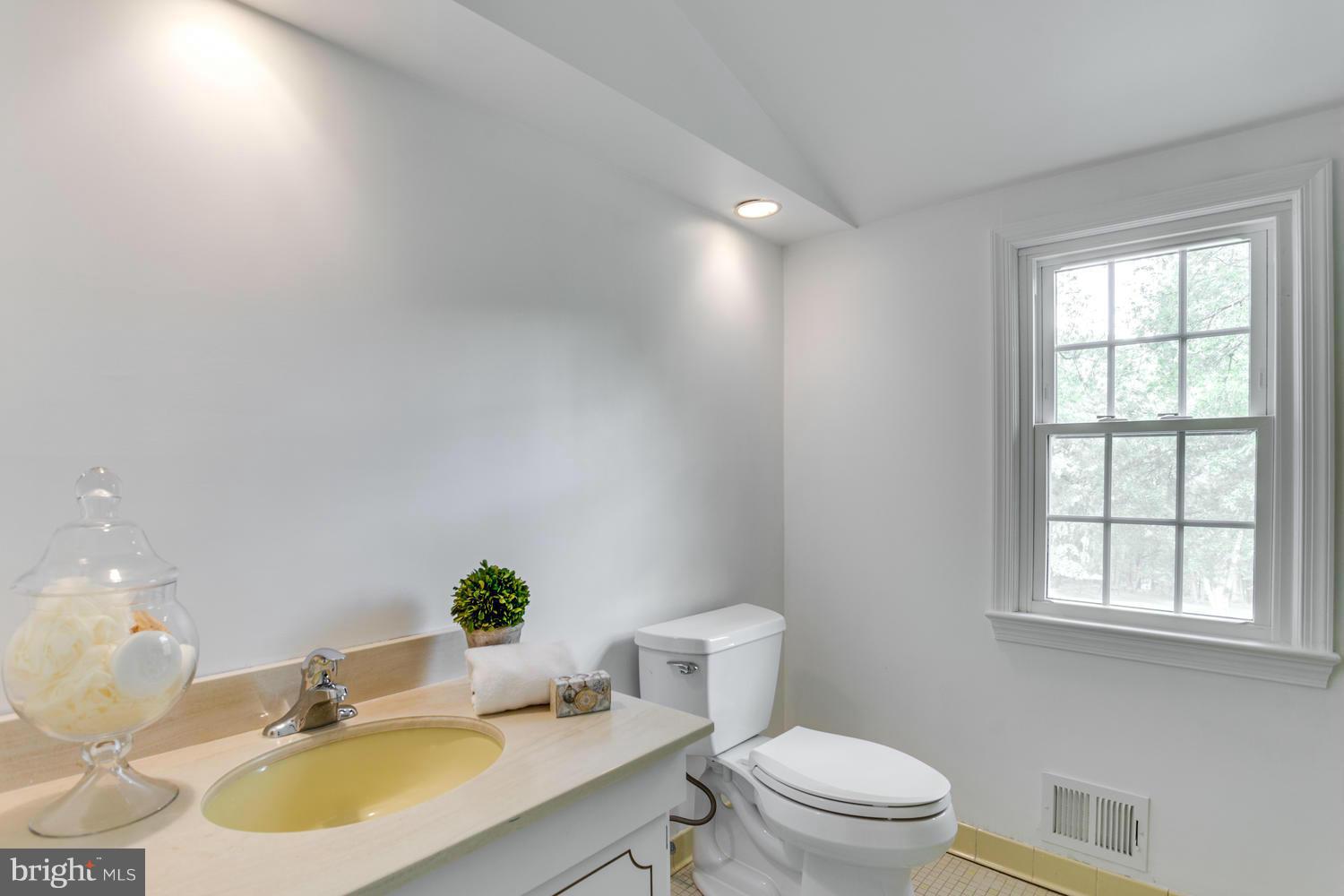 15900 White Rock Road Gaithersburg, MD 20878 - Photo 21 of 30 Full Bath (Master)