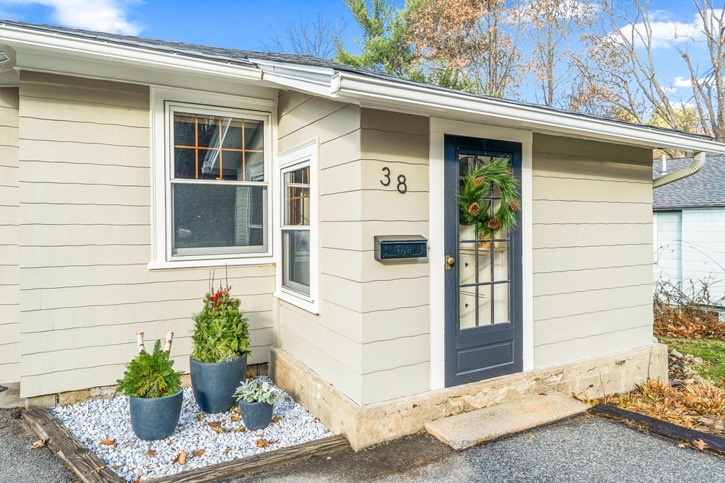 38 Burnham Road Andover, MA 01810 - Photo 2 of 35 Gallery Image 2