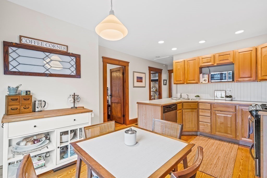 38 Burnham Road Andover, MA 01810 - Photo 21 of 35 Gallery Image 21
