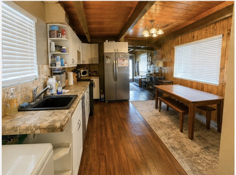 548 Riverside Avenue Sugarloaf, CA 92386 - Photo 3 of 13 Gallery Image 3