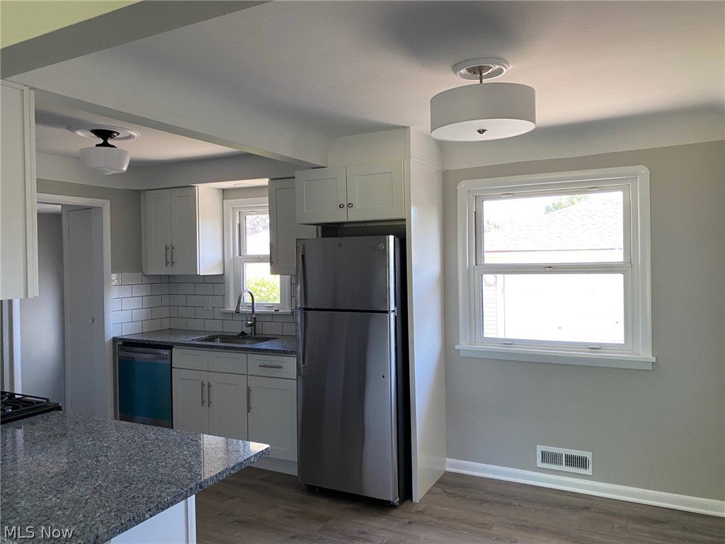 9123 Biddulph Road Brooklyn, OH 44144 - Photo 3 of 25 Gallery Image 3