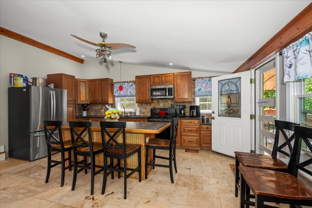 237 Boston Road Palmer, MA 01069 - Photo 3 of 41