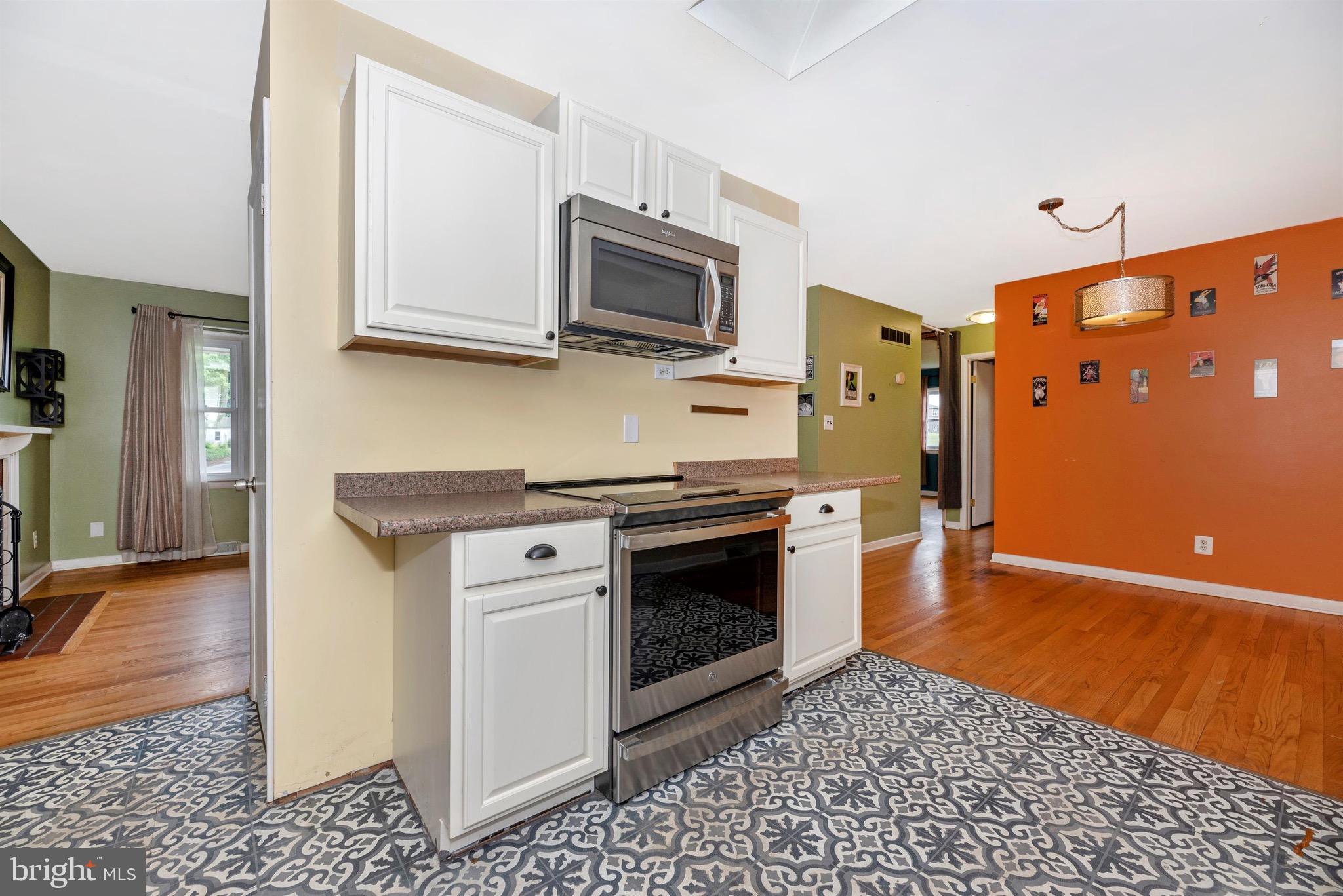 8123 B Ball Road Frederick, MD 21704 - Photo 10 of 74 Main house kitchen