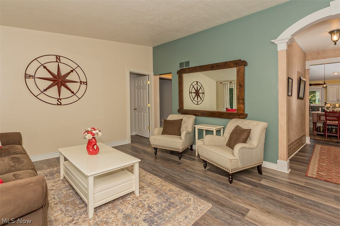 8291 Cedar Road Chesterland, OH 44026 - Photo 5 of 35 Gallery Image 5