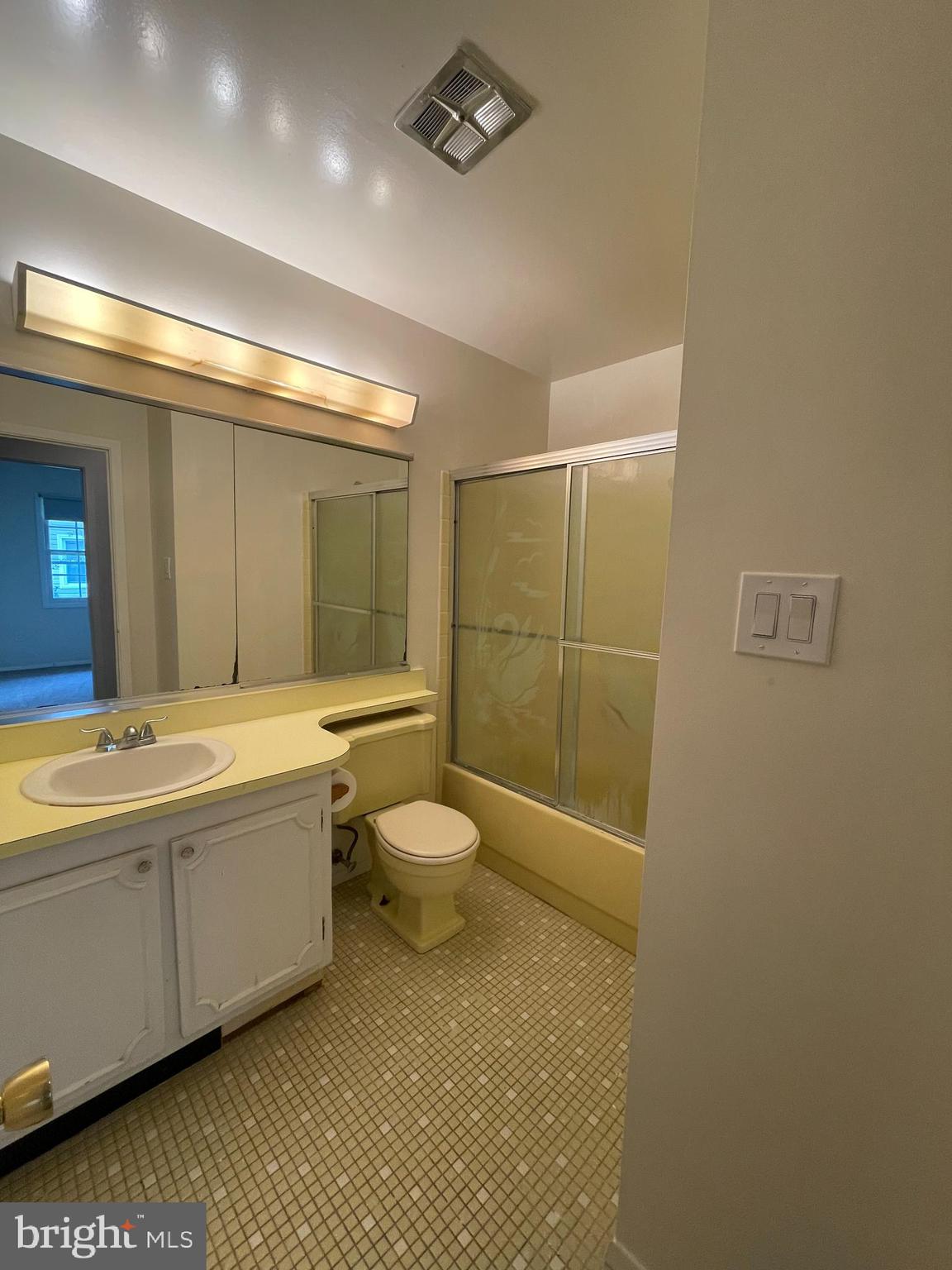 15713 Pointer Ridge Drive Bowie, MD 20716 - Photo 10 of 11 Hall Bath