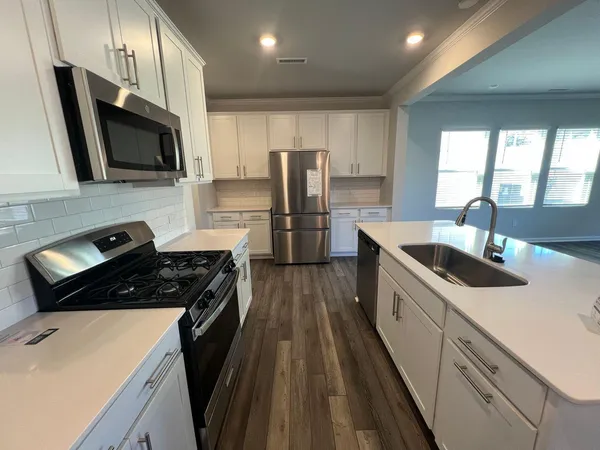 $1,995 | 321 Glacier Lk Drive, Raleigh, NC 27610