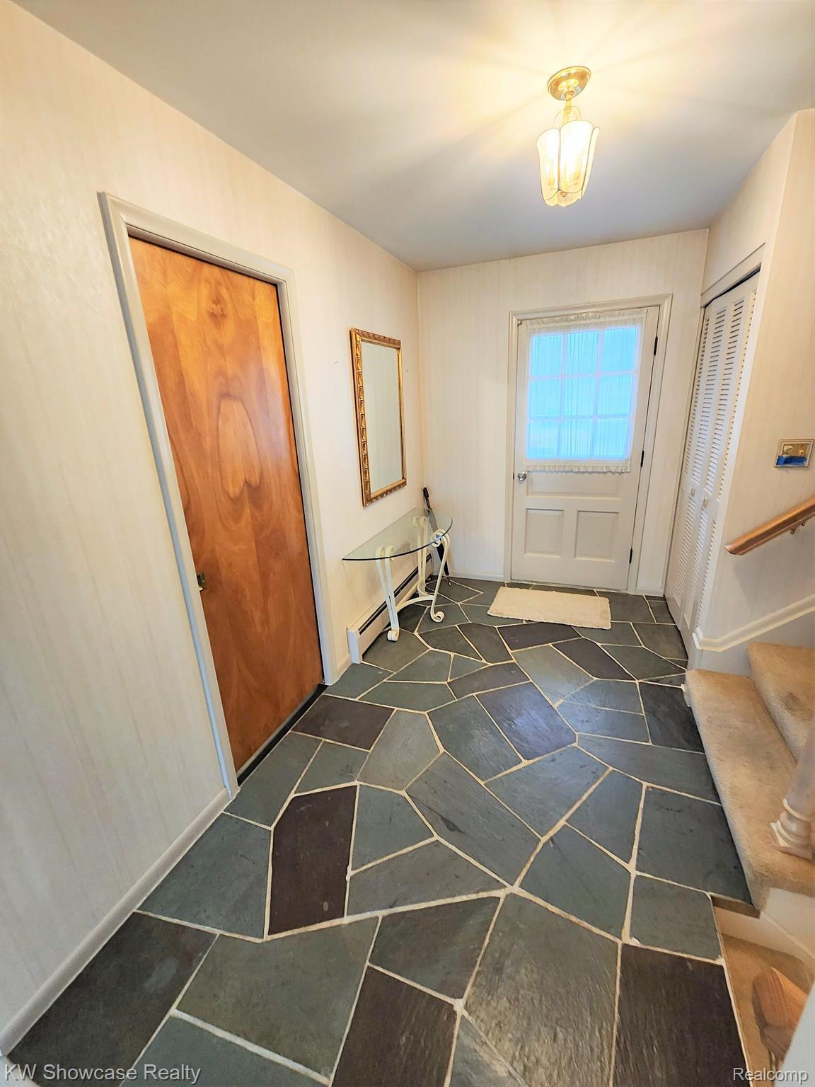 7090 Valleybrook Road West Bloomfield, MI 48322 - Photo 9 of 76 Welcome! Slate foyer leads to >2200SF,5BR,2.1Baths