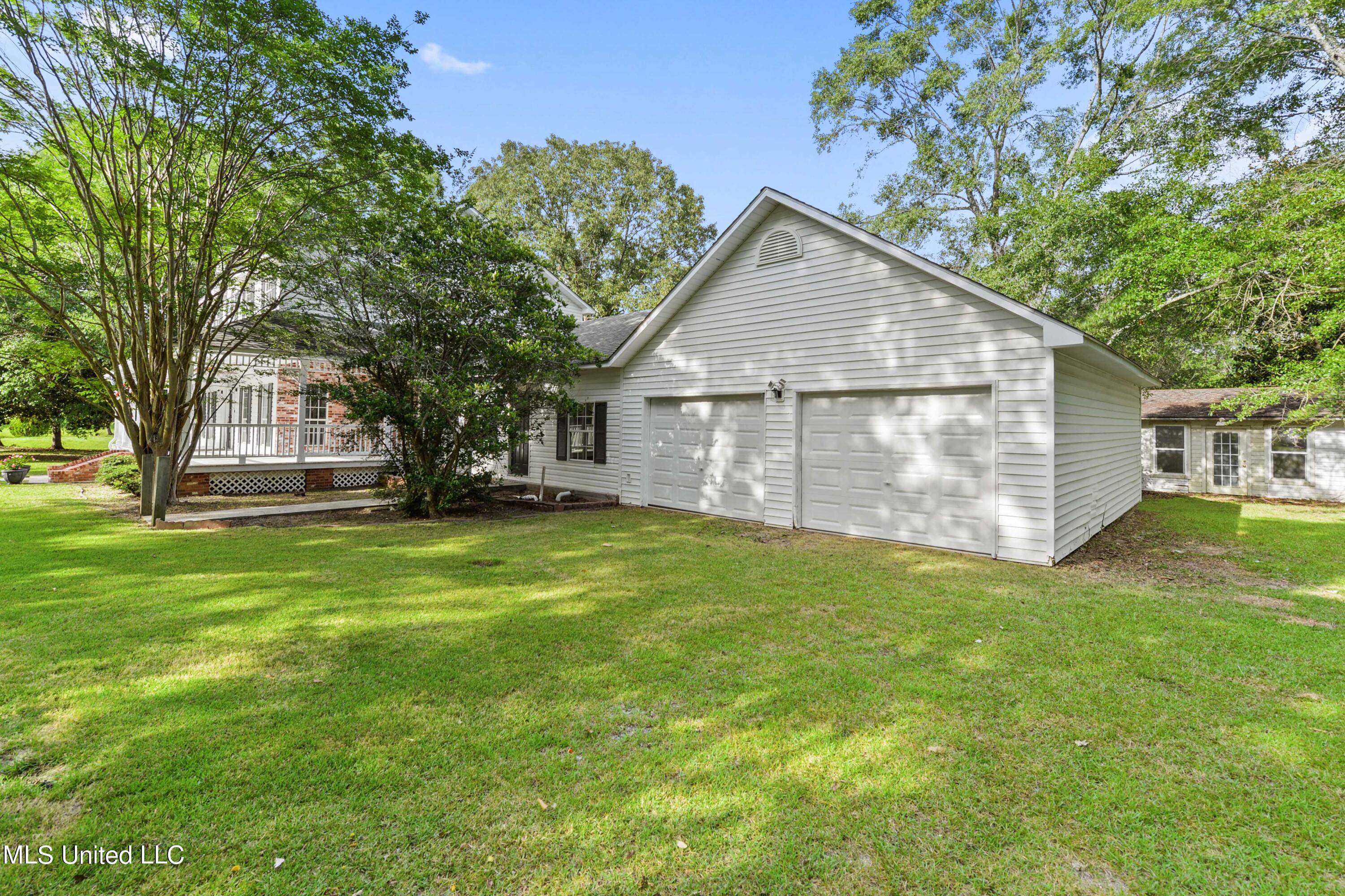 13700 Mt Pleasant Road Vancleave, MS 39565 - Photo 4 of 37 003