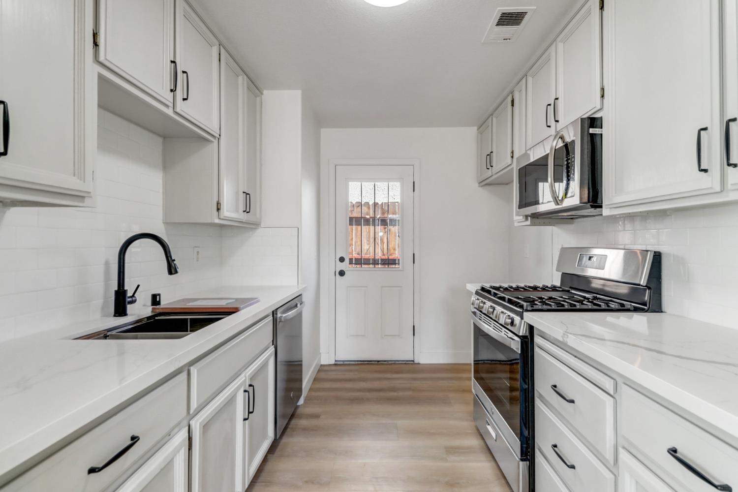 4150 Vowell Street Sacramento, CA 95838 - Photo 11 of 33