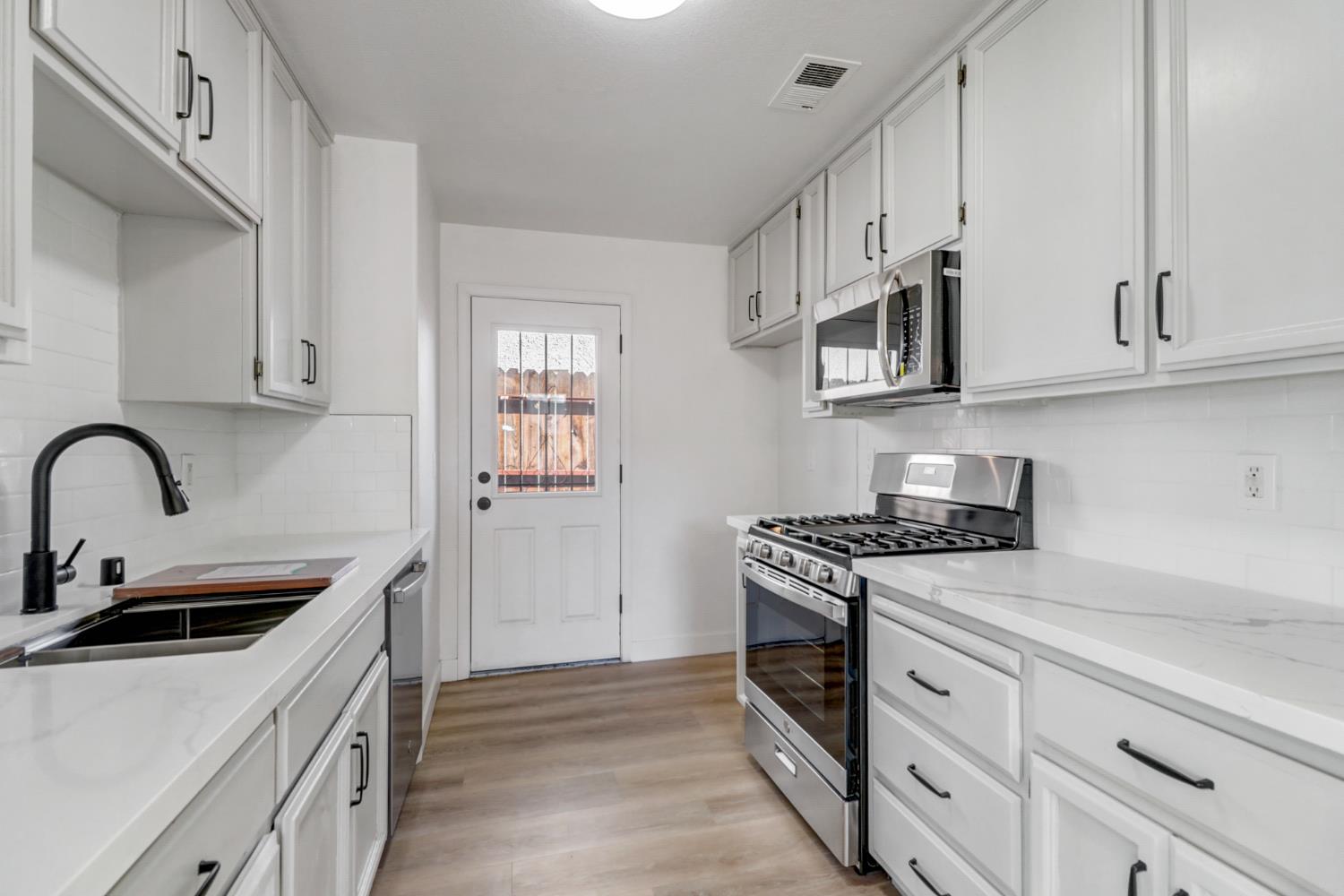 4150 Vowell Street Sacramento, CA 95838 - Photo 12 of 33