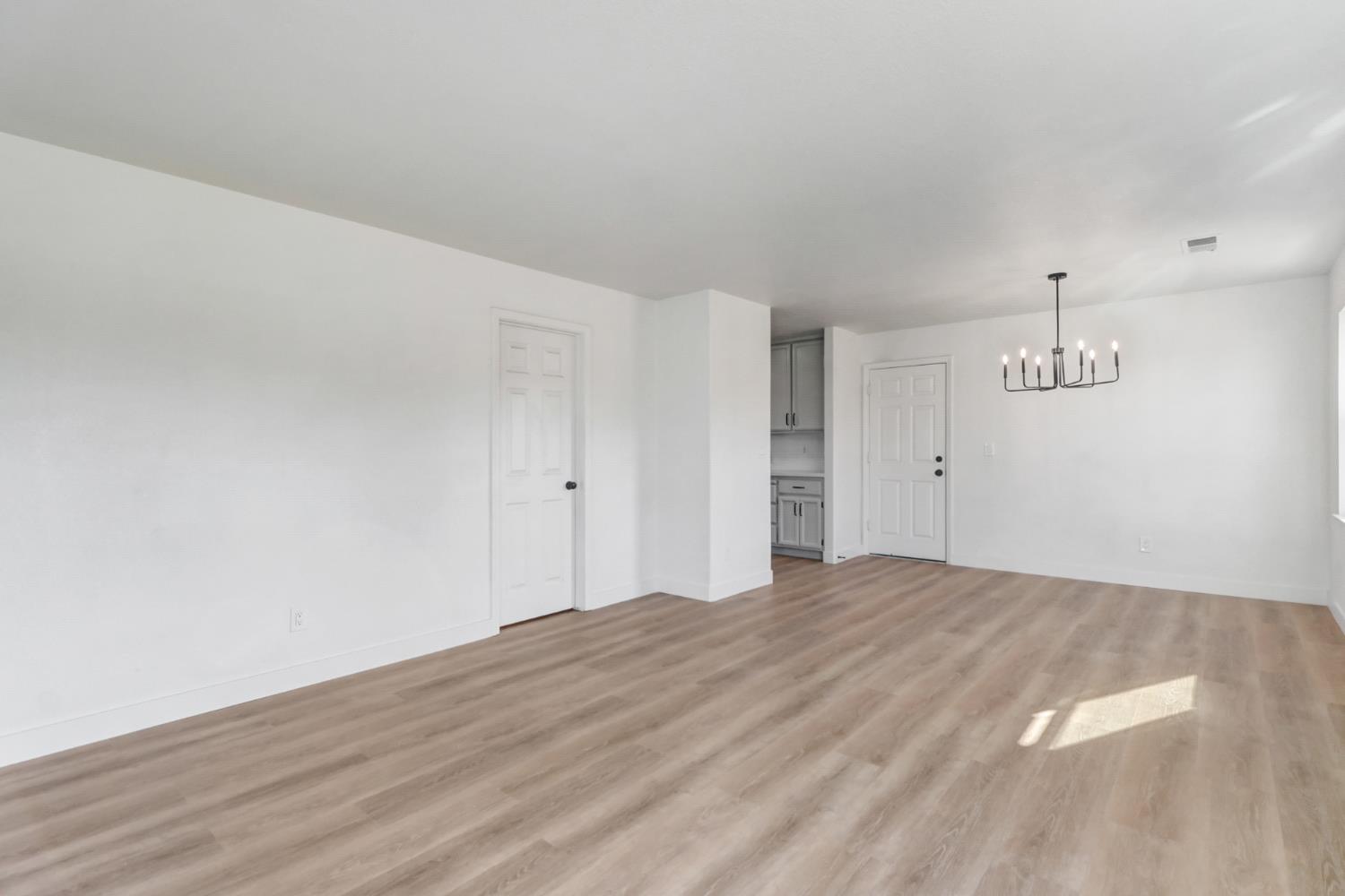 4150 Vowell Street Sacramento, CA 95838 - Photo 3 of 33