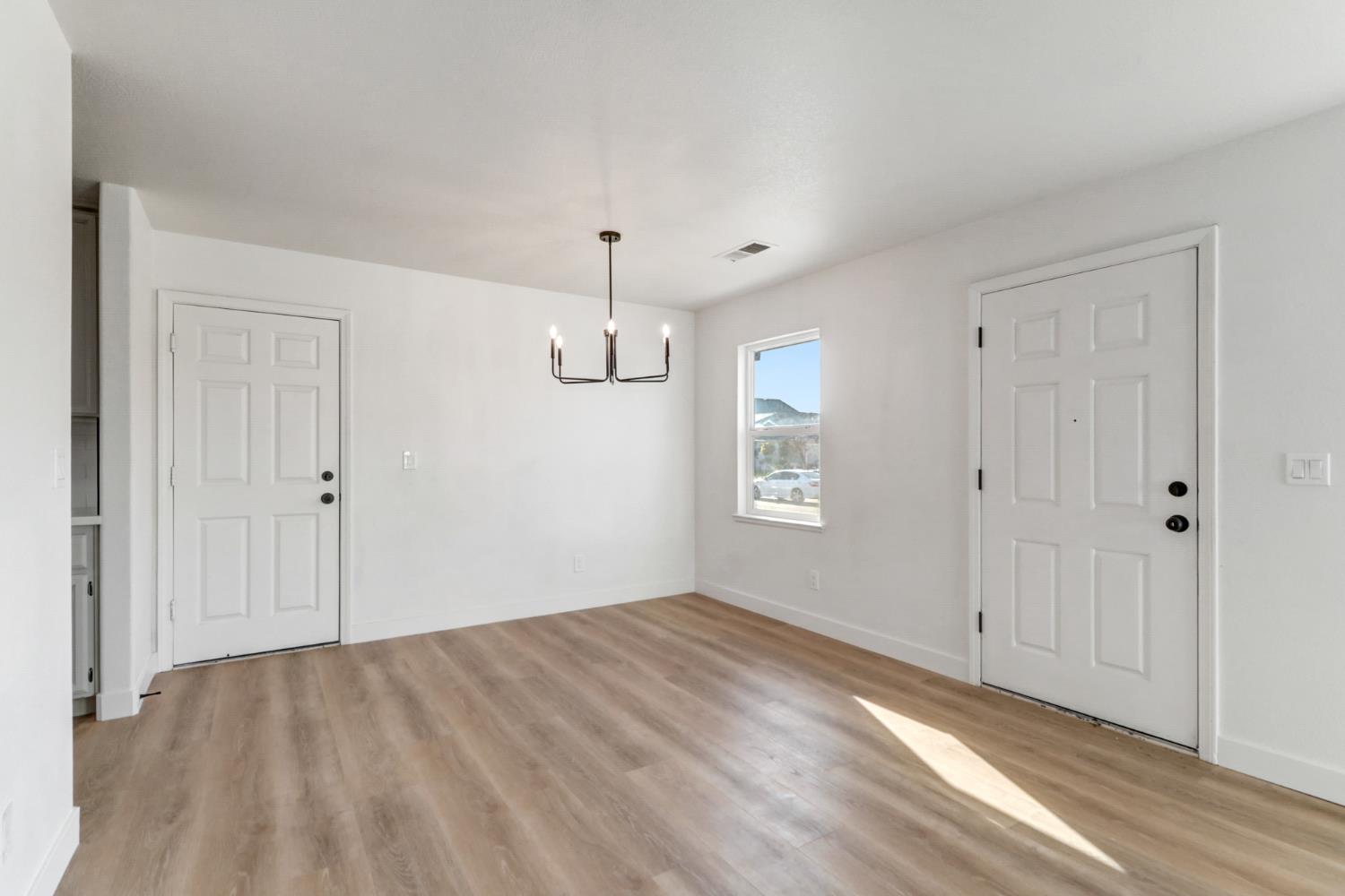 4150 Vowell Street Sacramento, CA 95838 - Photo 4 of 33