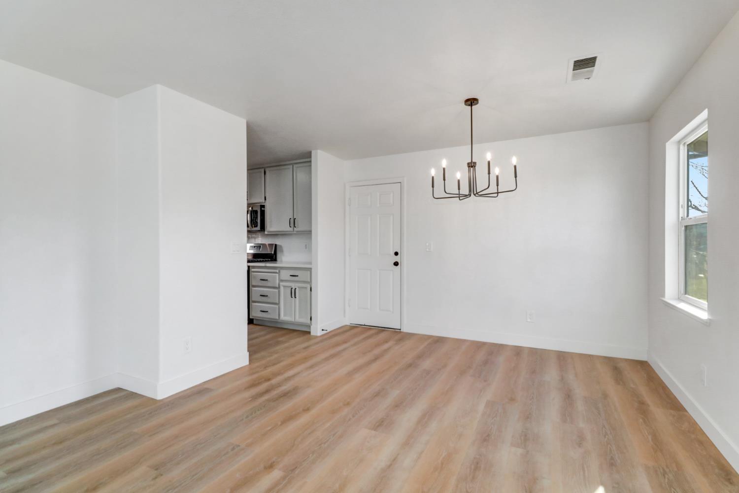 4150 Vowell Street Sacramento, CA 95838 - Photo 5 of 33