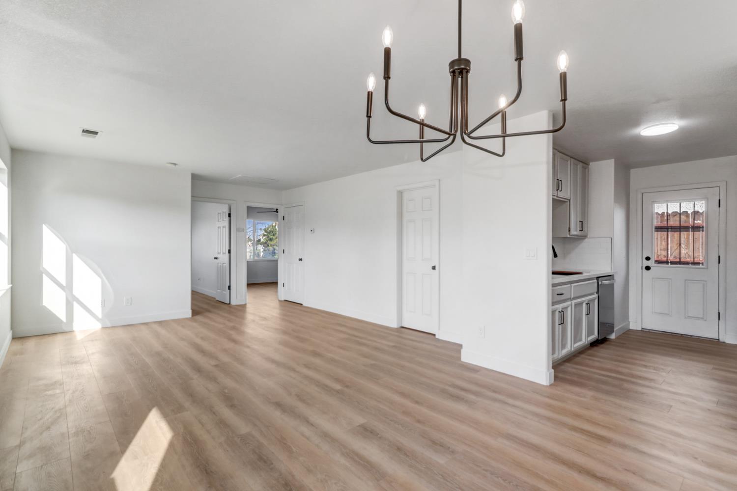 4150 Vowell Street Sacramento, CA 95838 - Photo 9 of 33