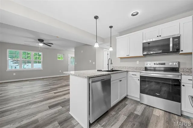 $332,200 | 203 Jimmy H Drive, Jonesburg, MO 63351