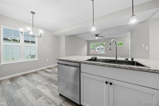 $332,200 | 203 Jimmy H Drive, Jonesburg, MO 63351