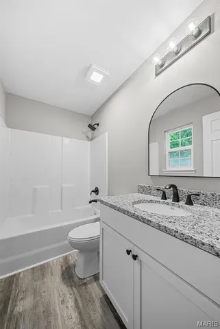 $332,200 | 203 Jimmy H Drive, Jonesburg, MO 63351