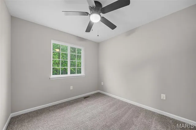 $332,200 | 203 Jimmy H Drive, Jonesburg, MO 63351