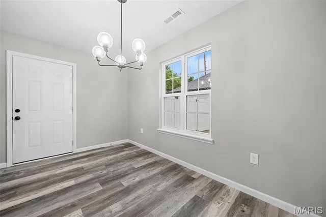 $332,200 | 203 Jimmy H Drive, Jonesburg, MO 63351