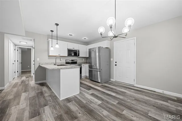 $332,200 | 203 Jimmy H Drive, Jonesburg, MO 63351