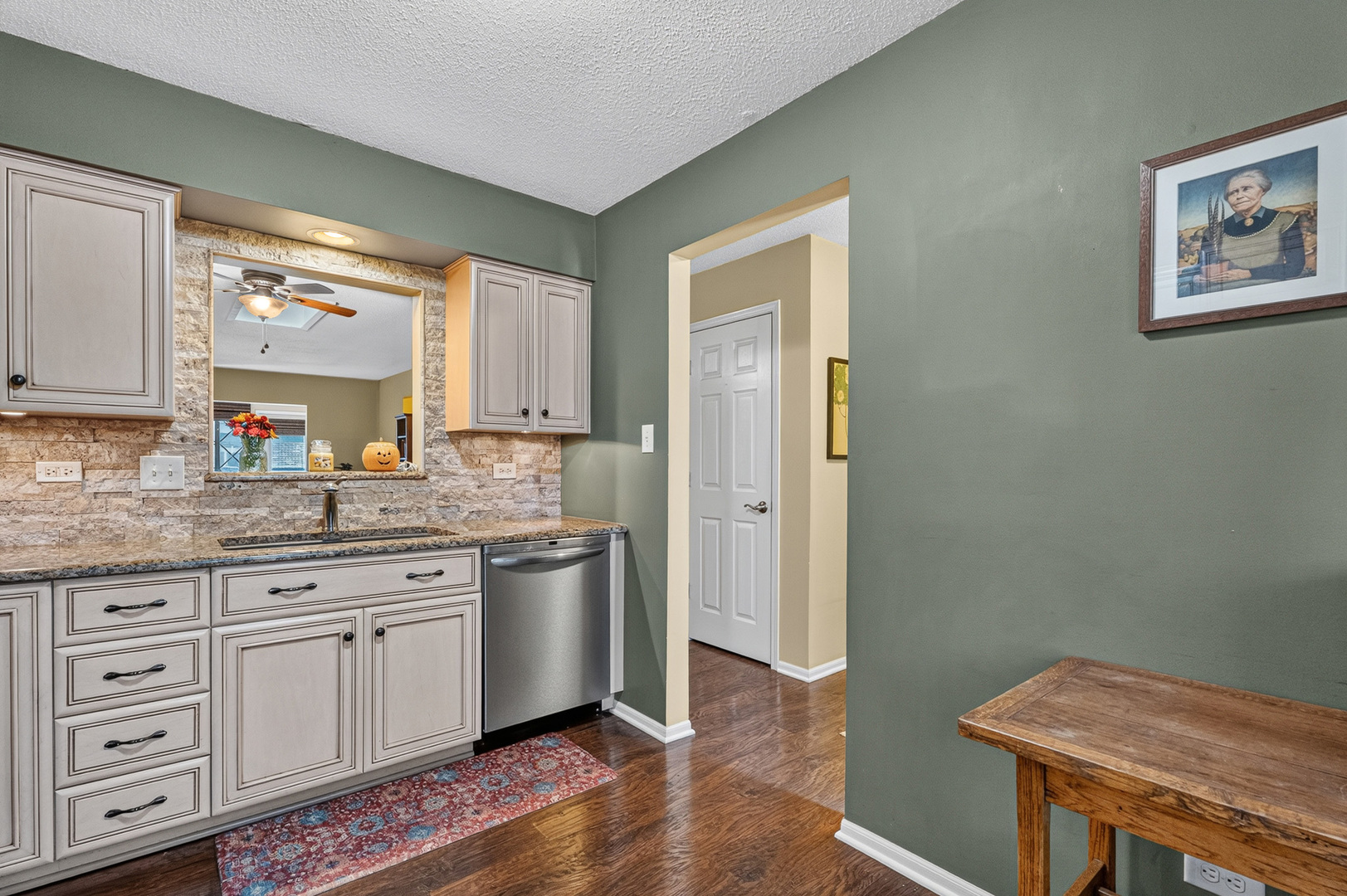 818 Shagbark Road New Lenox, IL 60451 - Photo 3 of 29 Gallery Image 3