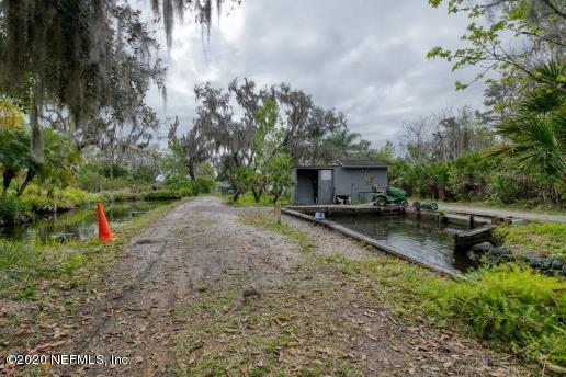 511 West River Road Palatka, FL 32177 - Photo 15 of 32 Driveway